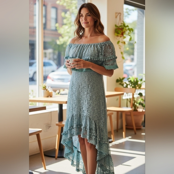 VENUS Dresses & Skirts - EUC Dress